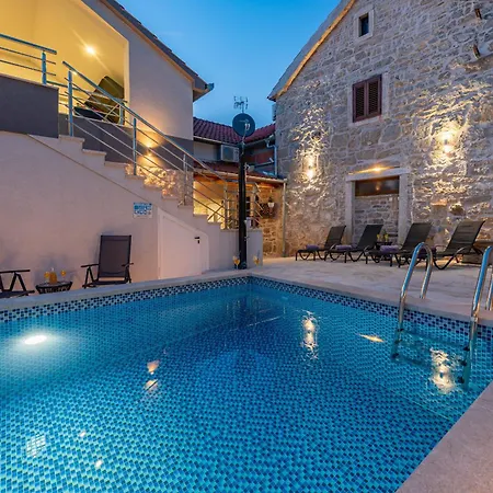 Izvor Zadarvillas Villa Bribir (Sibenik-Knin)