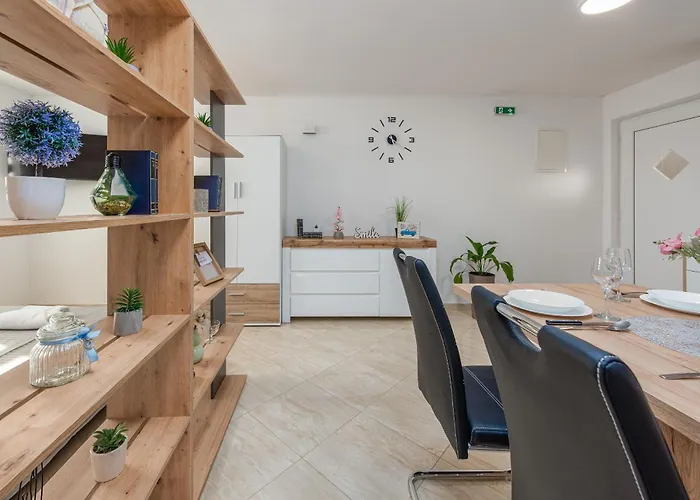 Izvor Zadarvillas 别墅 *