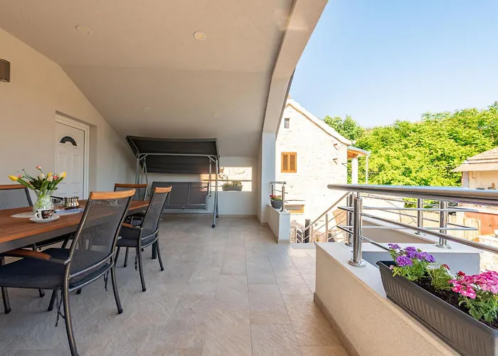 Izvor Zadarvillas 别墅 *