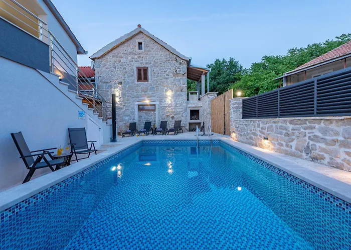 Izvor Zadarvillas 别墅 *